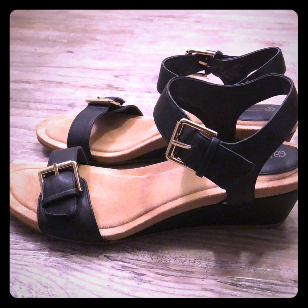 Giani Bernini Memory Foam Wedges